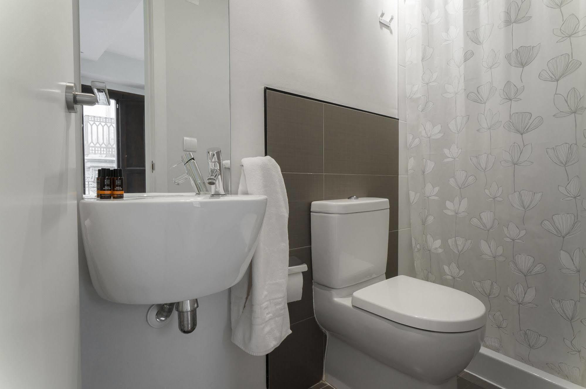Kirei Apartment Sombrereria Valencia Ngoại thất bức ảnh